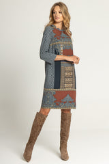 Wyszczuplająca sukienka w orientalny wzór