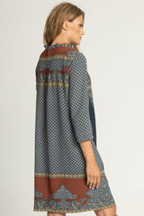 Wyszczuplająca sukienka w orientalny wzór