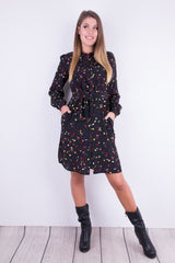 CZARNA SUKIENKA W KOLOROWE KROPKI