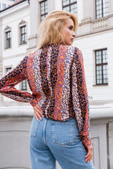 ENERGETYZUJĄCA BLUZKA NA STÓJCE