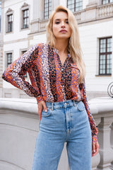 ENERGETYZUJĄCA BLUZKA NA STÓJCE