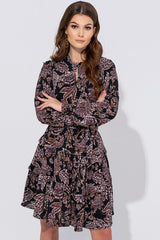 CZARNA SUKIENKA W KWIATY Z FALBANAMI