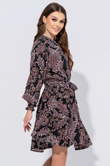 CZARNA SUKIENKA W KWIATY Z FALBANAMI