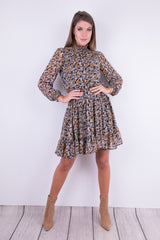 ROZKLOSZOWANA SUKIENKA W KWIATY