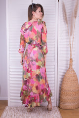 Długa sukienka z odkrytymi ramionami