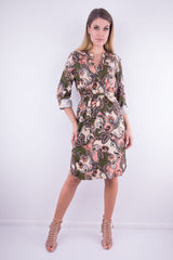 Sukienka w orientalny kwiatowy print