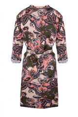 Sukienka w orientalny kwiatowy print