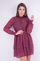 Amarantowa sukienka z falbanami