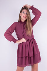 Amarantowa sukienka z falbanami