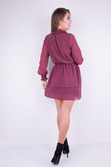 Amarantowa sukienka z falbanami