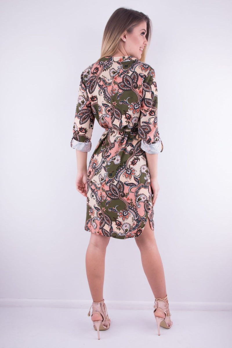 Sukienka w orientalny kwiatowy print